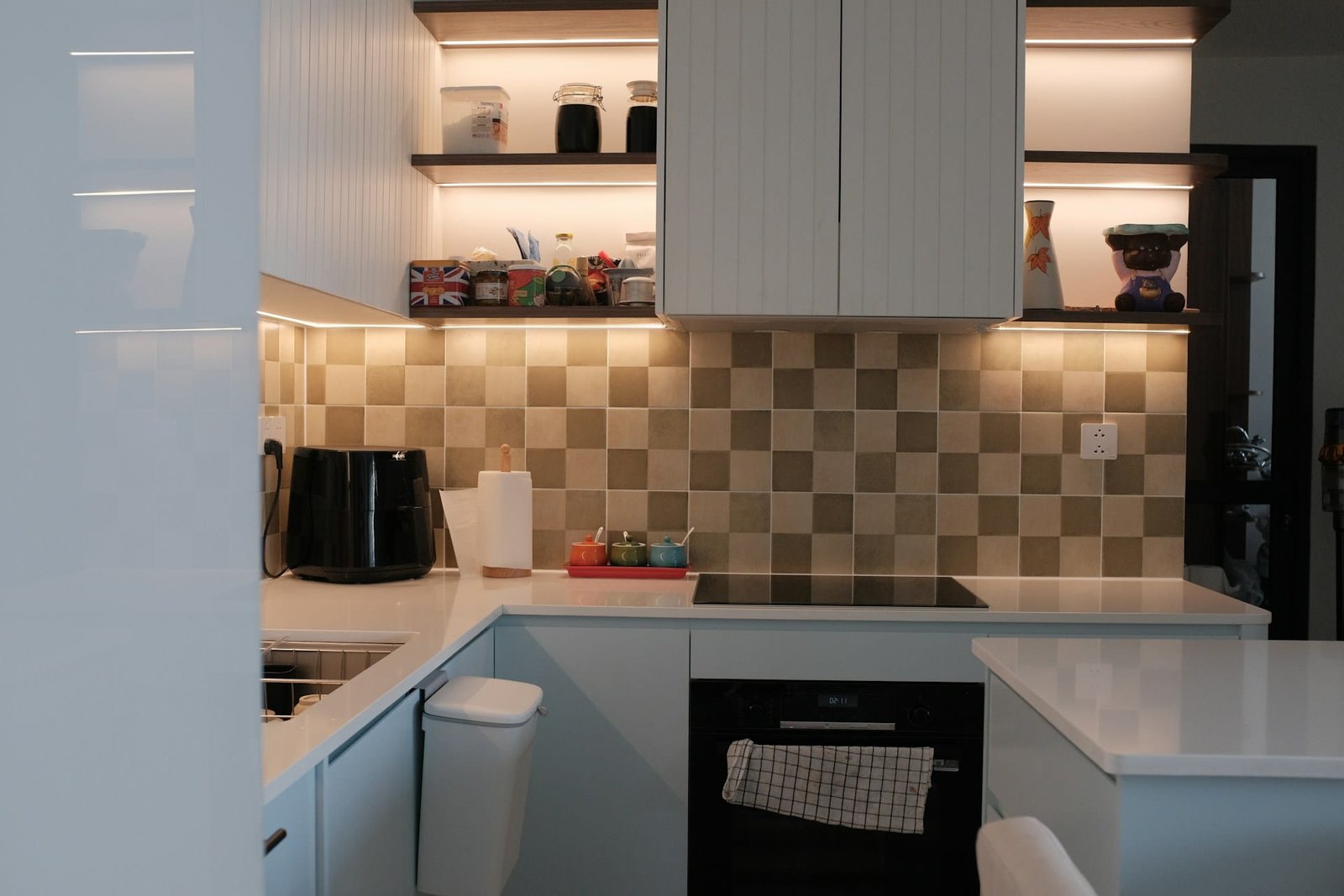 Fixer un meuble haut de cuisine